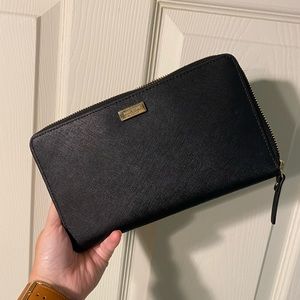 Kate Spade travel Wallet